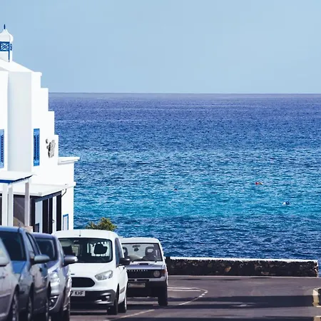 Blue Coast Apartment *