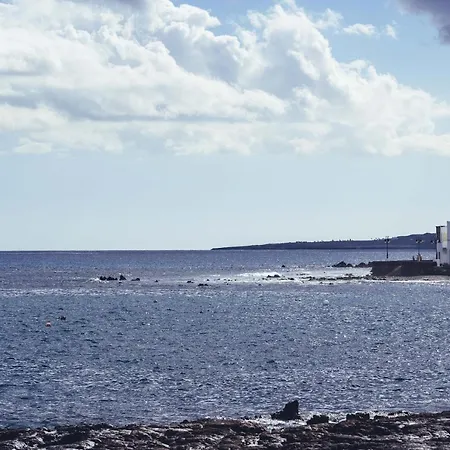 Blue Coast Apartment *